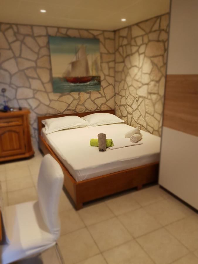 Studio apartment Jelinek Brela Esterno foto