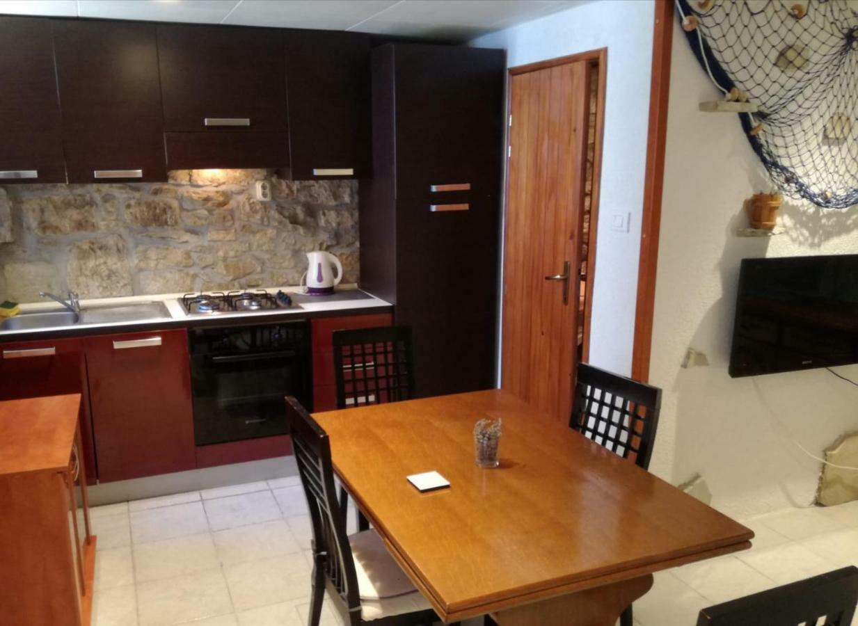 Studio apartment Jelinek Brela Esterno foto