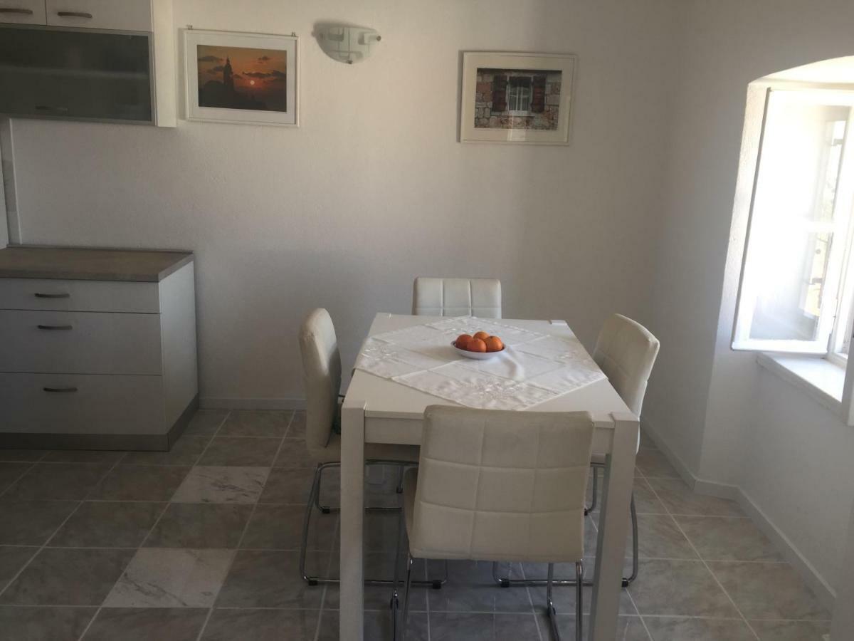 Studio apartment Jelinek Brela Esterno foto